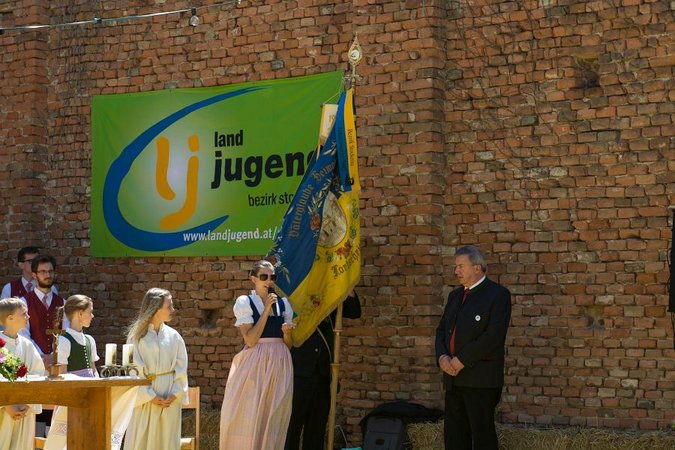 Hl. Messe, Fahnenweihe, Frühschoppen