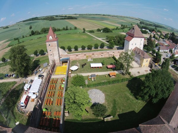 Aufbauen fürs Volkstanzfest - Tag 5: Mittwoch