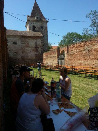 Aufbauen fürs Volkstanzfest - Tag 4: Dienstag